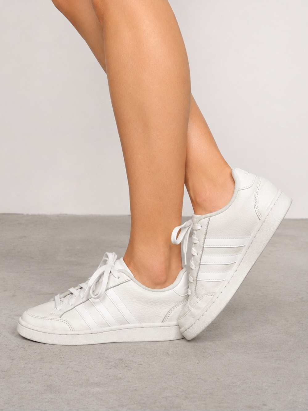 Adidas Cloudfoam White Leather Sneakers Women’s Size 7 Lace-Up Shoes